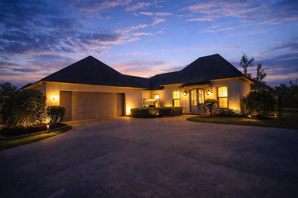 Photo 1 of 27 — 1127 Benvue Drive, Lake Charles, LA 70605