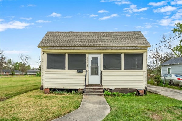 325 N BLAKE ST, LAKE CHARLES, LA 70601 - Image 1bd7d414623c8be5a5a3af45febda446/1098589688