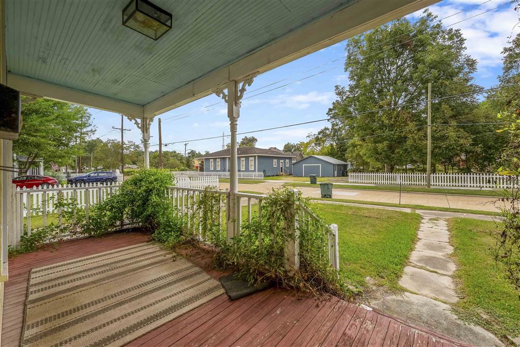 721 Pine Street - Photo 2