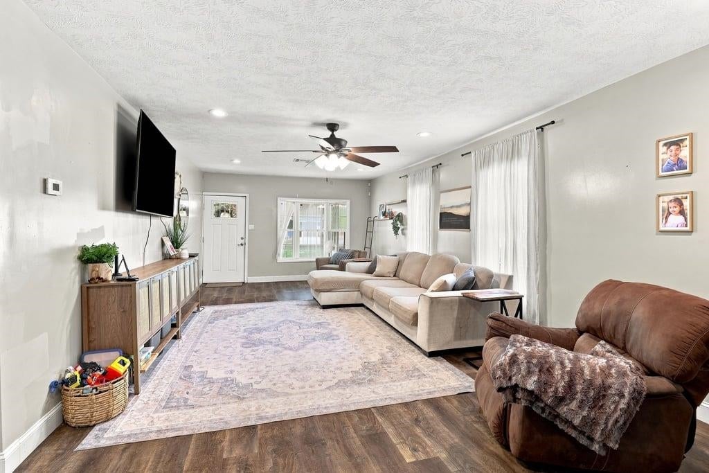 1407 East Street - Photo 4