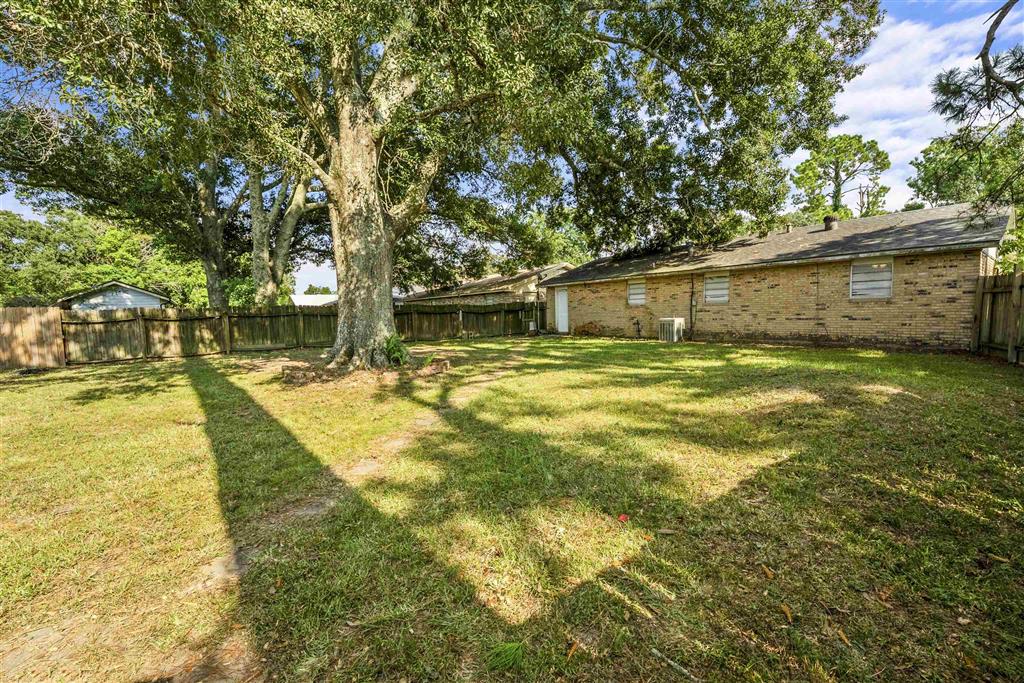 614 Harrington Street - Photo 3
