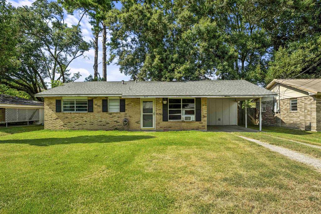 614 Harrington Street - Photo 2