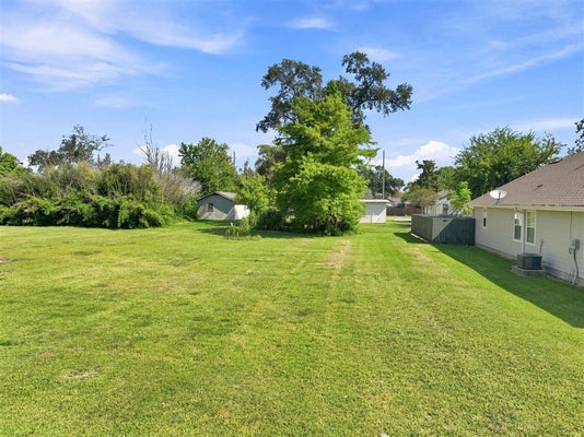 15TH ST, LAKE CHARLES, LA 70601 - Image 33cf09a73e370e6d305abb0a5acaee33/2846453613