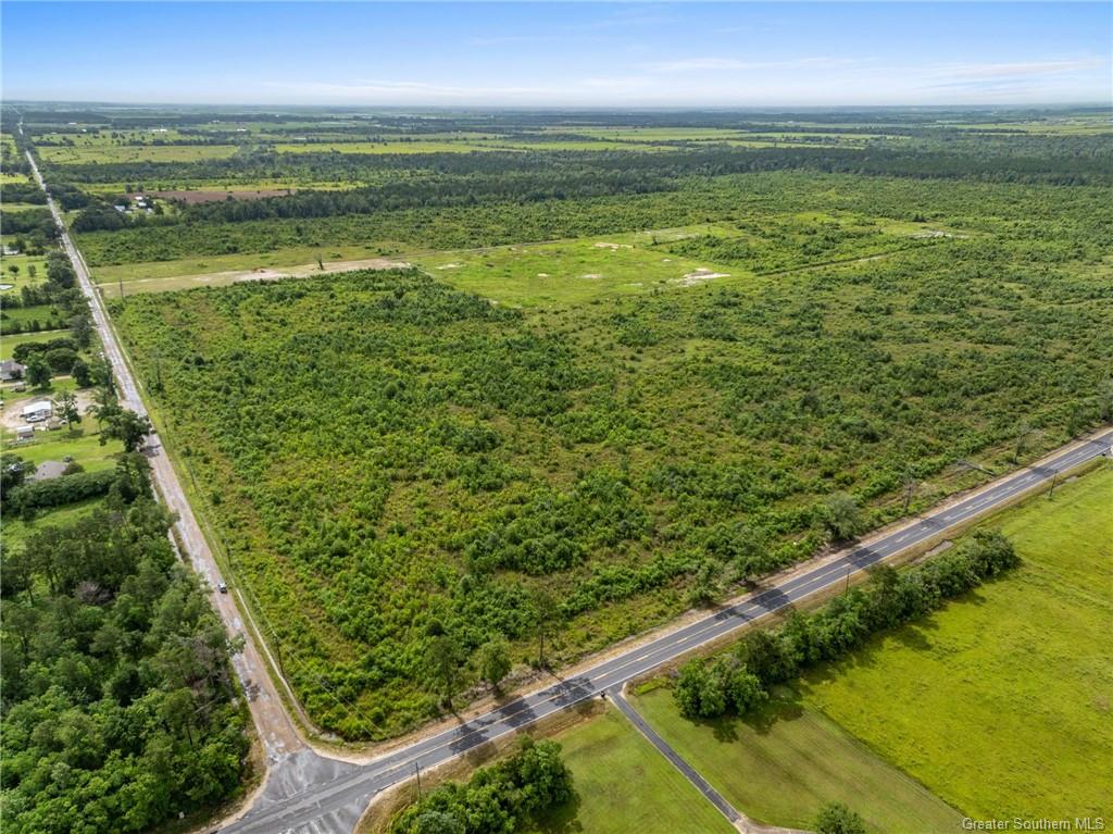 Photo 1 of 10 — 19 Abie Fontenot Road, Iowa, LA 70647