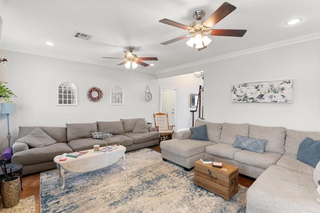 2407 Fox Hollow Street - Photo 4