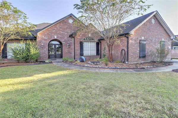 1113 OAKLEAF LN, LAKE CHARLES, LA 70605 - Image 4972c38abfe66cbc6ea2e326580ff2ec/2453911968