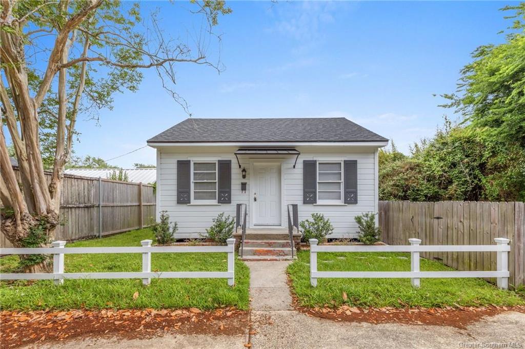 Photo 1 of 11 — 707 Division Street, Lake Charles, LA 70601