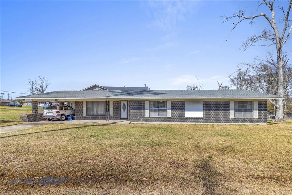 Photo 1 of 11 — 2917 Donatiel Street, Lake Charles, LA 70615