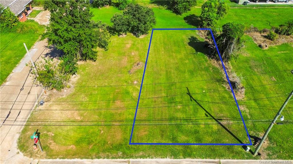 Photo 1 of 8 — 124 N Bilbo Street N, Lake Charles, LA 70601