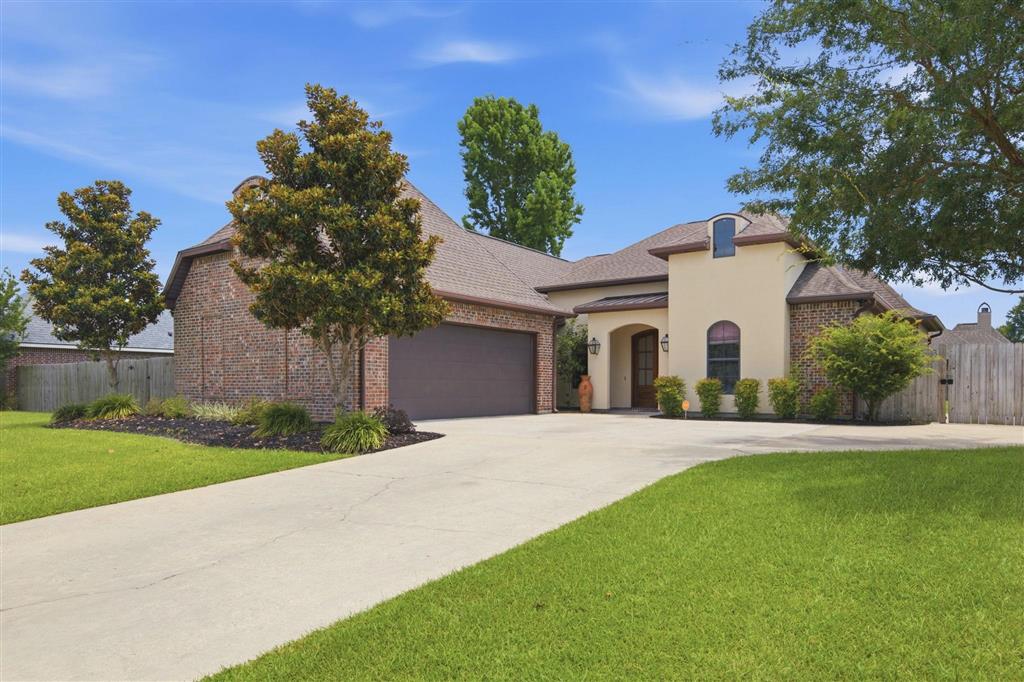 Photo 1 of 20 — 1035 N Worthington Drive N, Lake Charles, LA 70605