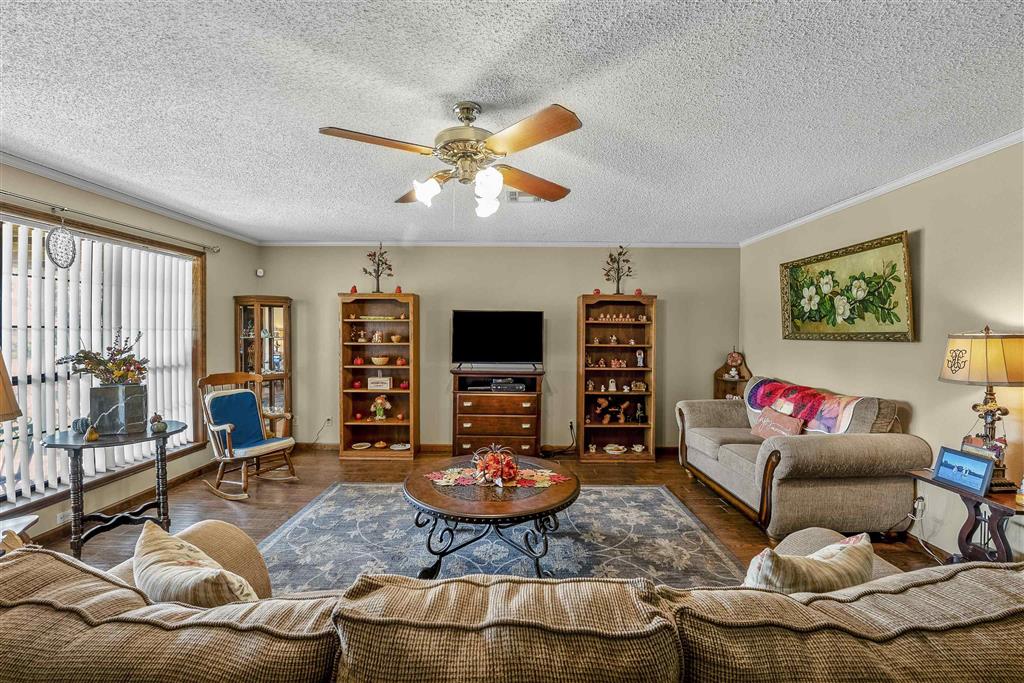 2429 Rose Lane - Photo 3