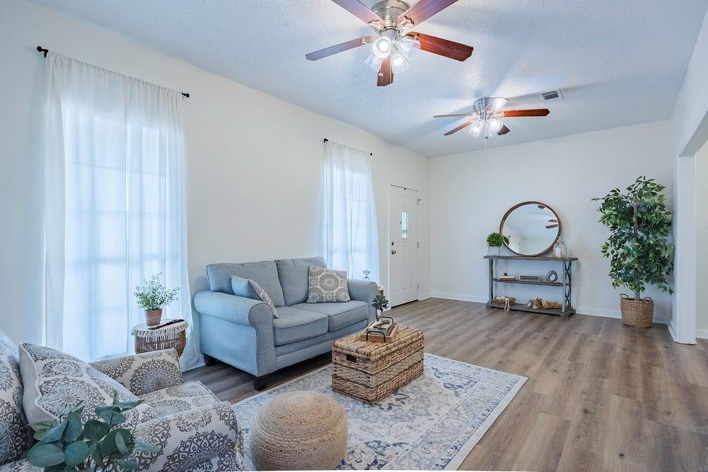 1210 Katy Ln Lane - Photo 2