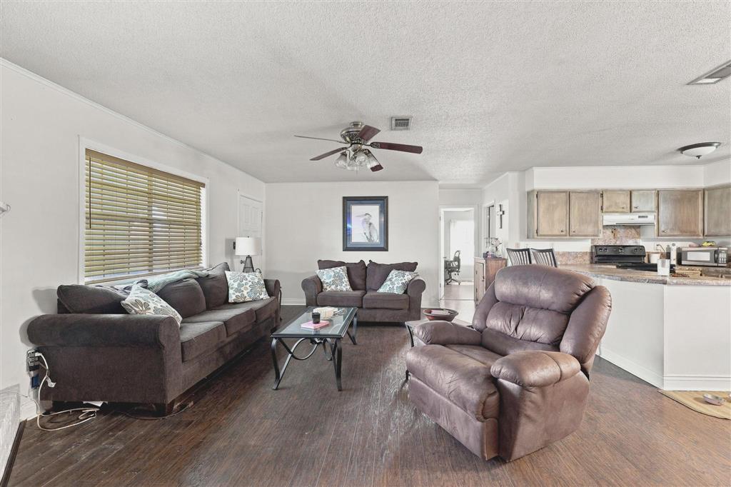 415 Hollywood Lane - Photo 4