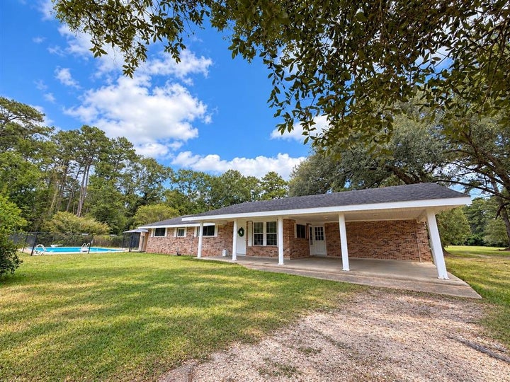 Photo 1 of 18 — 1056 Martin Road, DeRidder, LA 70634