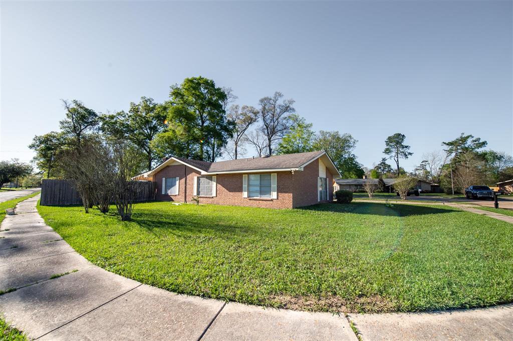214 Julie Circle - Photo 2