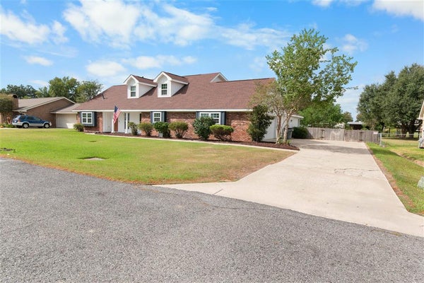 4516 W QUAIL HOLLOW DR, LAKE CHARLES, LA 70605 - Image 7e053fdea04479e89cbaa96ac2013479/376149277