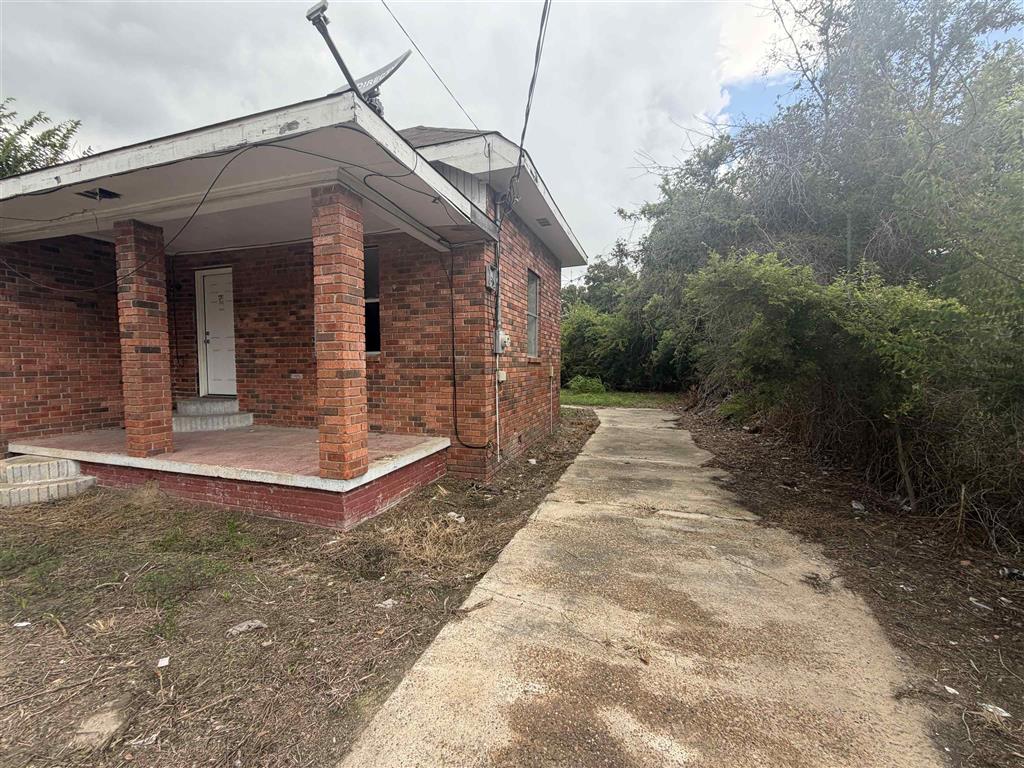 407 Jackson Street - Photo 2