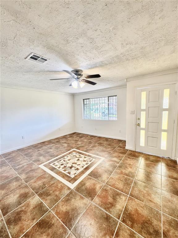 1303 Wendell - Photo 2
