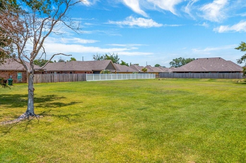 Sulphur Avenue - Photo 2
