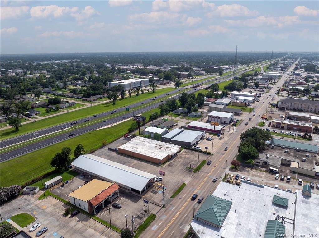 Photo 1 of 35 — 720 E Prien Lake Road E, Lake Charles, LA 70601