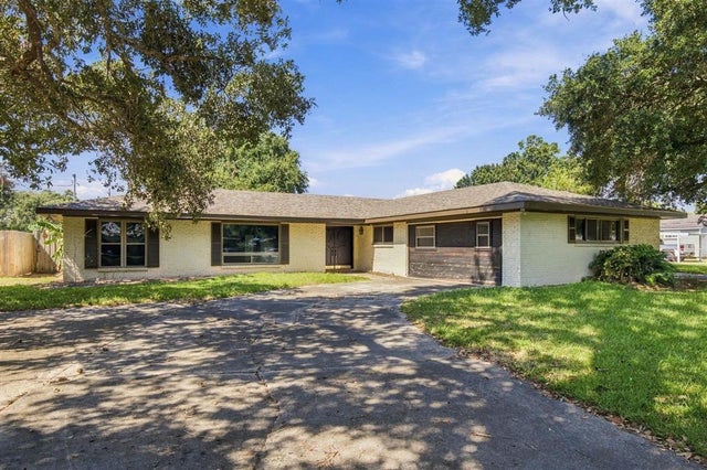 330 Arlington Drive
