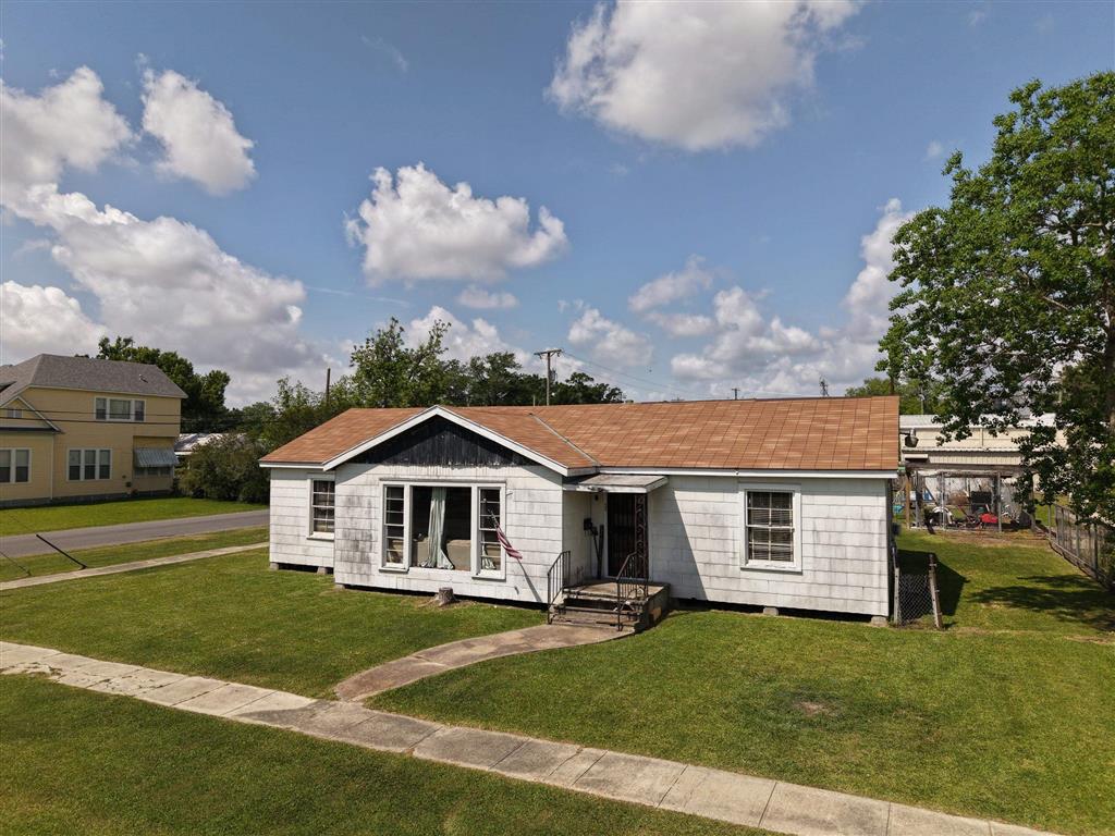 624 S Ave F S - Photo 2