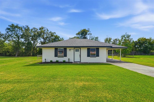 1525 Ruby Lane