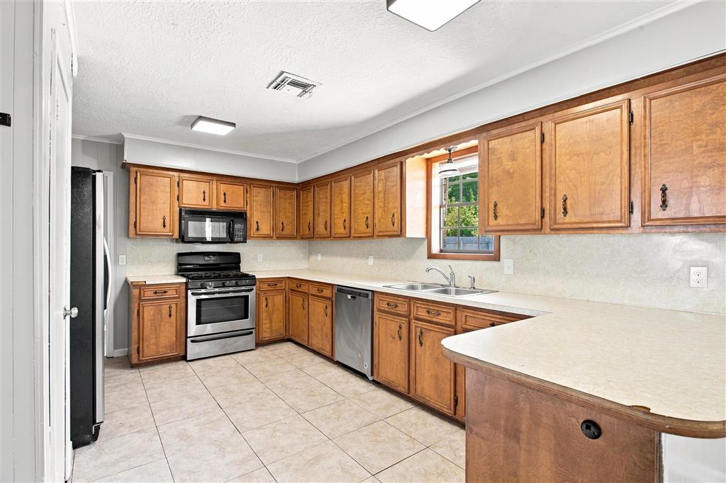 402 Broussard Lane - Photo 3