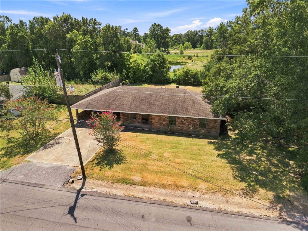 402 Broussard Lane - Photo 2