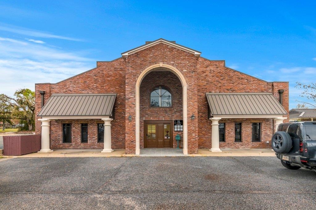 Photo 1 of 8 — 1111 Ryan Street 2, Lake Charles, LA 70601