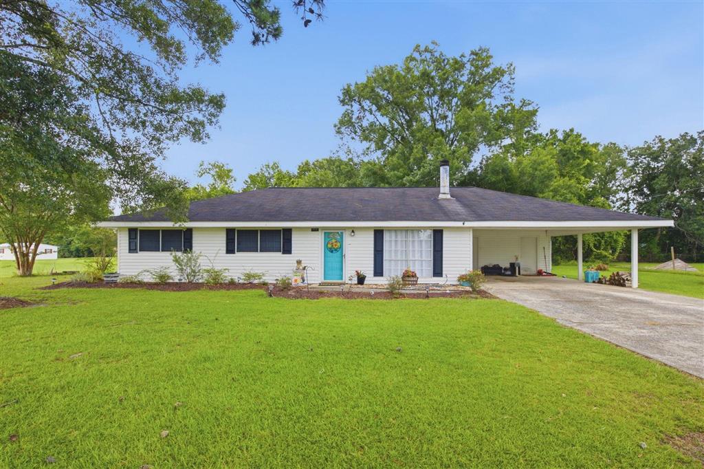 Photo 1 of 13 — 1470 Crawford Drive, Lake Charles, LA 70611