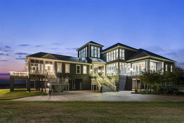 128 SEAGULL LN, LAKE CHARLES, LA 70607 - Image cf46c51cb7fa4bd2996959bc0fce018c/2384114827