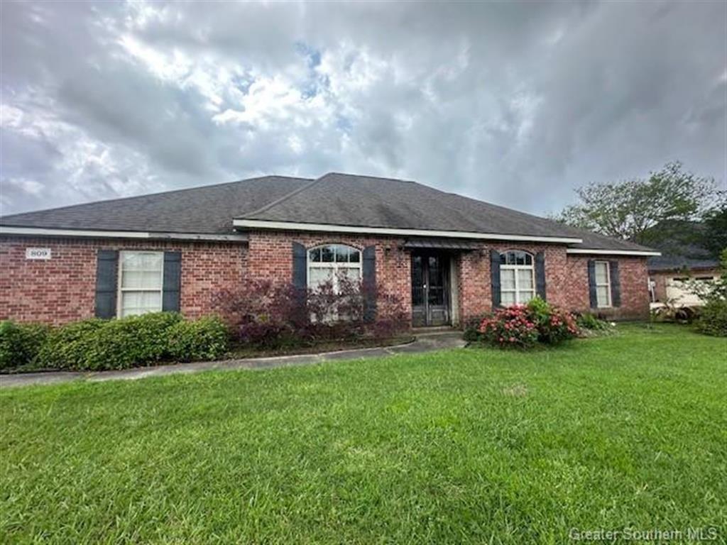 Photo 1 of 17 — 809 E Kade Lane E, Lake Charles, LA 70605