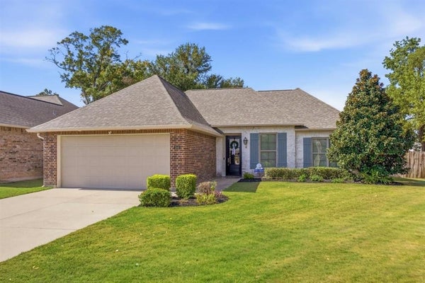 1946 SARAH LN, LAKE CHARLES, LA 70605 - Image ef056267c35a8ee2c94a0156d8d0ac01/1793018253
