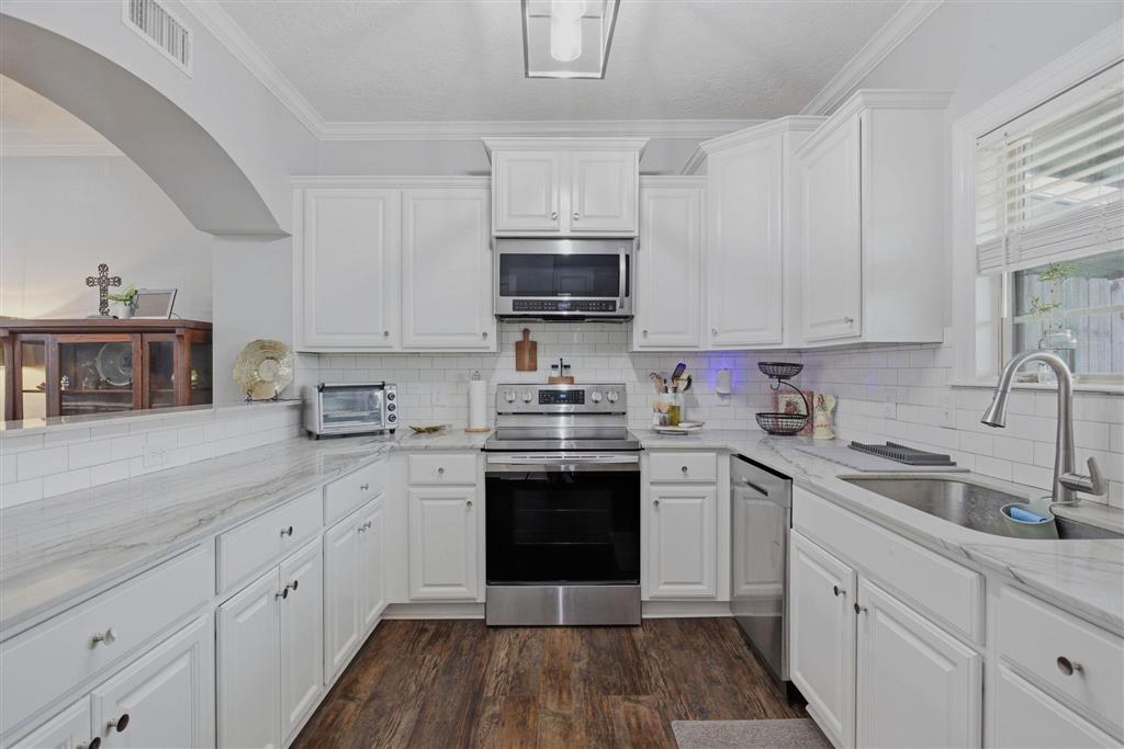 4400 Brown Street V - Photo 4