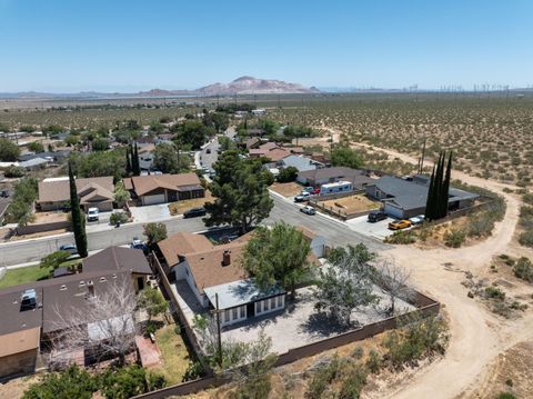 Single Family Residence in Mojave CA 3549 Aberdeen Place.jpg