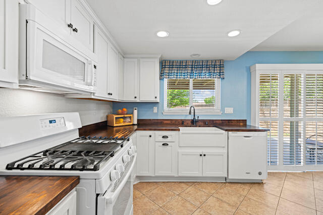 Lancaster, California 93536, United States, 3 Bedrooms Bedrooms, ,2 BathroomsBathrooms,Residential,Pending,125637