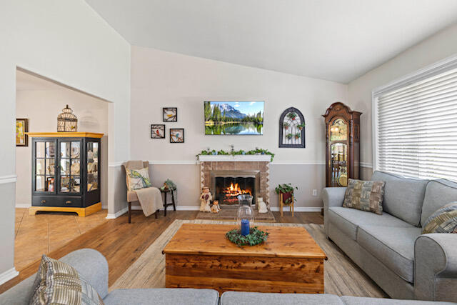 Lancaster, California 93536, United States, 3 Bedrooms Bedrooms, ,2 BathroomsBathrooms,Residential,Pending,125637