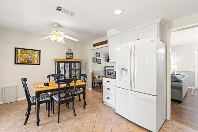 Lancaster, California 93536, United States, 3 Bedrooms Bedrooms, ,2 BathroomsBathrooms,Residential,Pending,125637