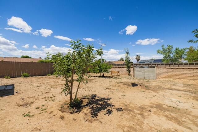 Lancaster, California 93536, United States, 3 Bedrooms Bedrooms, ,2 BathroomsBathrooms,Residential,Pending,125637