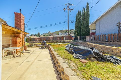 A home in Lake Hughes