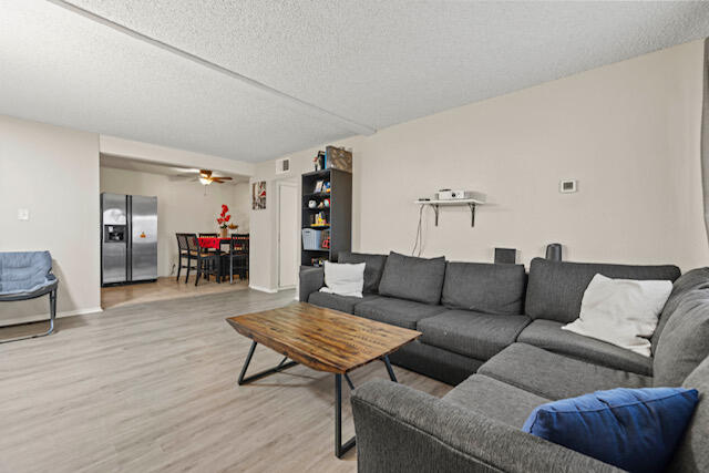 Lancaster, California 93536, United States, 3 Bedrooms Bedrooms, ,2 BathroomsBathrooms,Residential,Active,30322