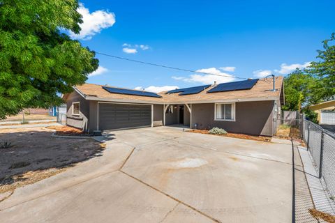 A home in Quartz Hill