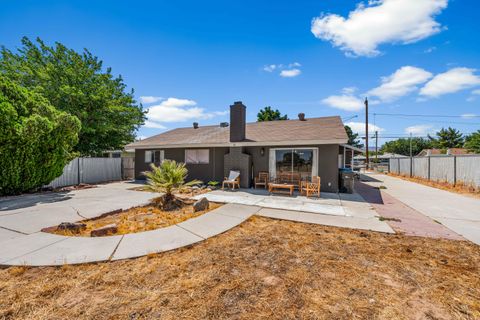 A home in Quartz Hill