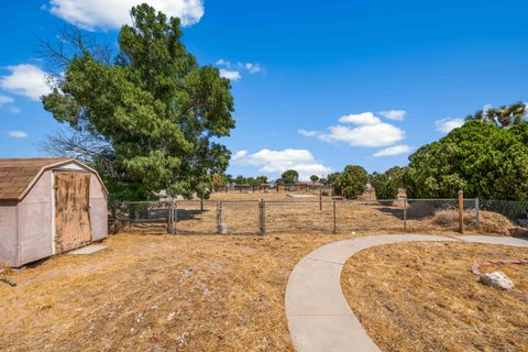 A home in Quartz Hill