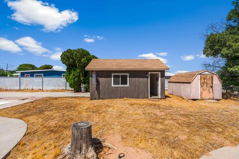 A home in Quartz Hill