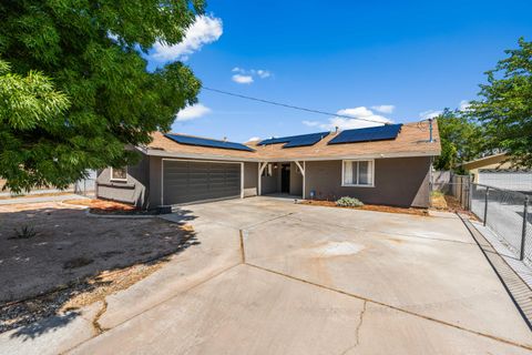 A home in Quartz Hill