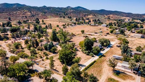 A home in Leona Valley