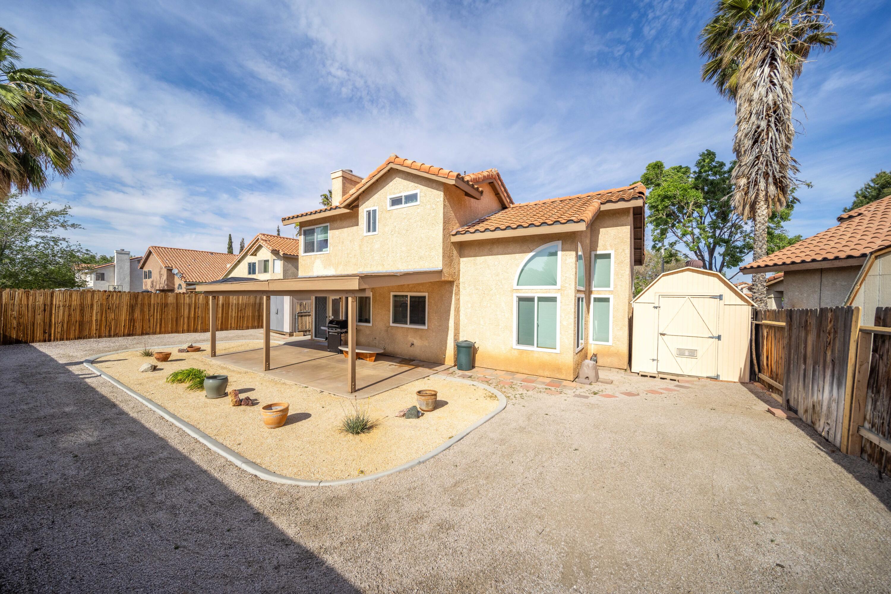 Lancaster, California 93535, United States, 4 Bedrooms Bedrooms, ,3 BathroomsBathrooms,Residential,Pending,120093