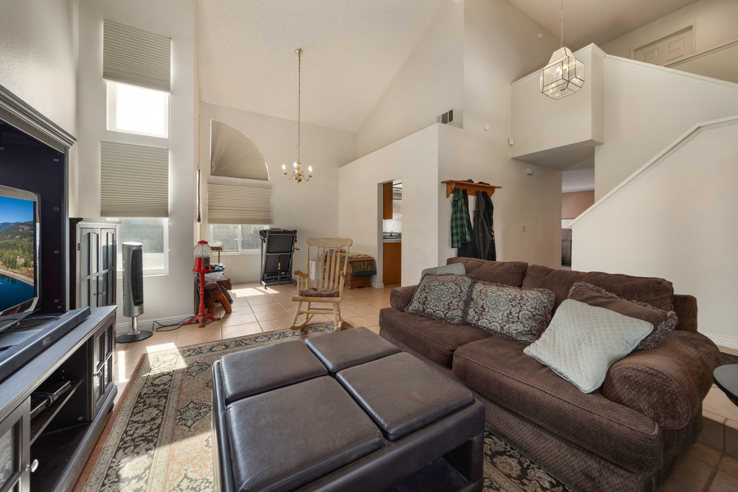 Lancaster, California 93535, United States, 4 Bedrooms Bedrooms, ,3 BathroomsBathrooms,Residential,Pending,120093